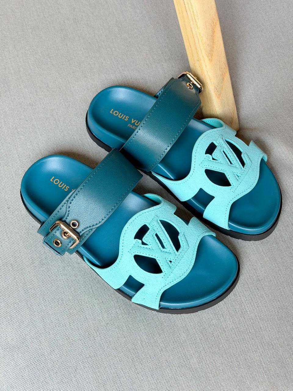 Ladies flats