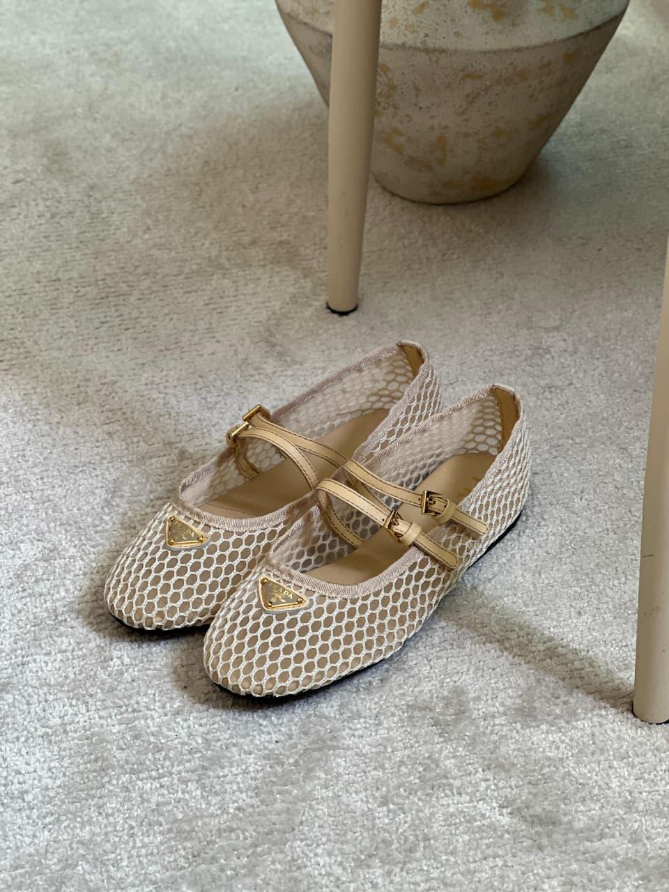 Ladies shoes