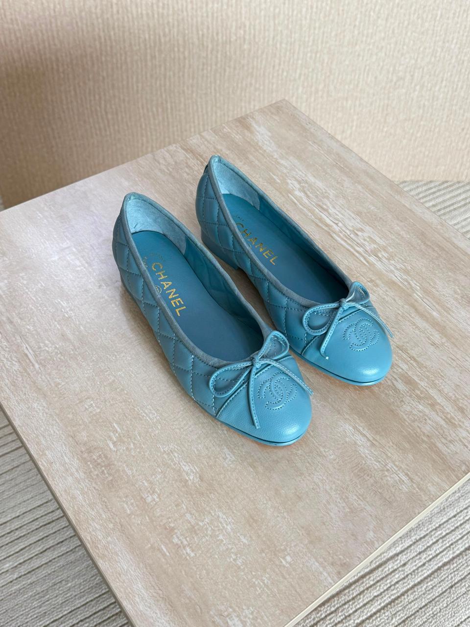 Ladies shoes
