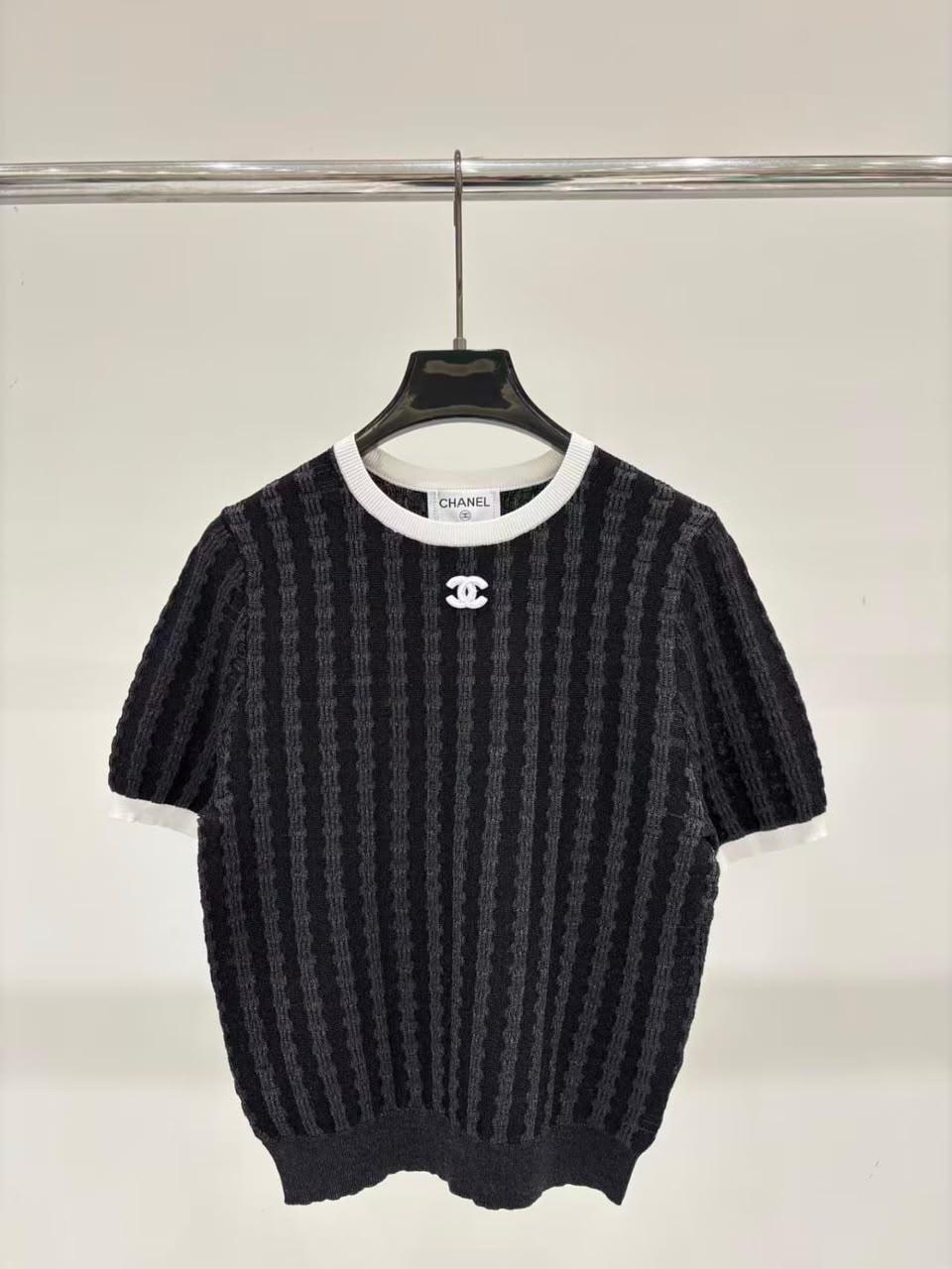 Ladies t-shirts & tops