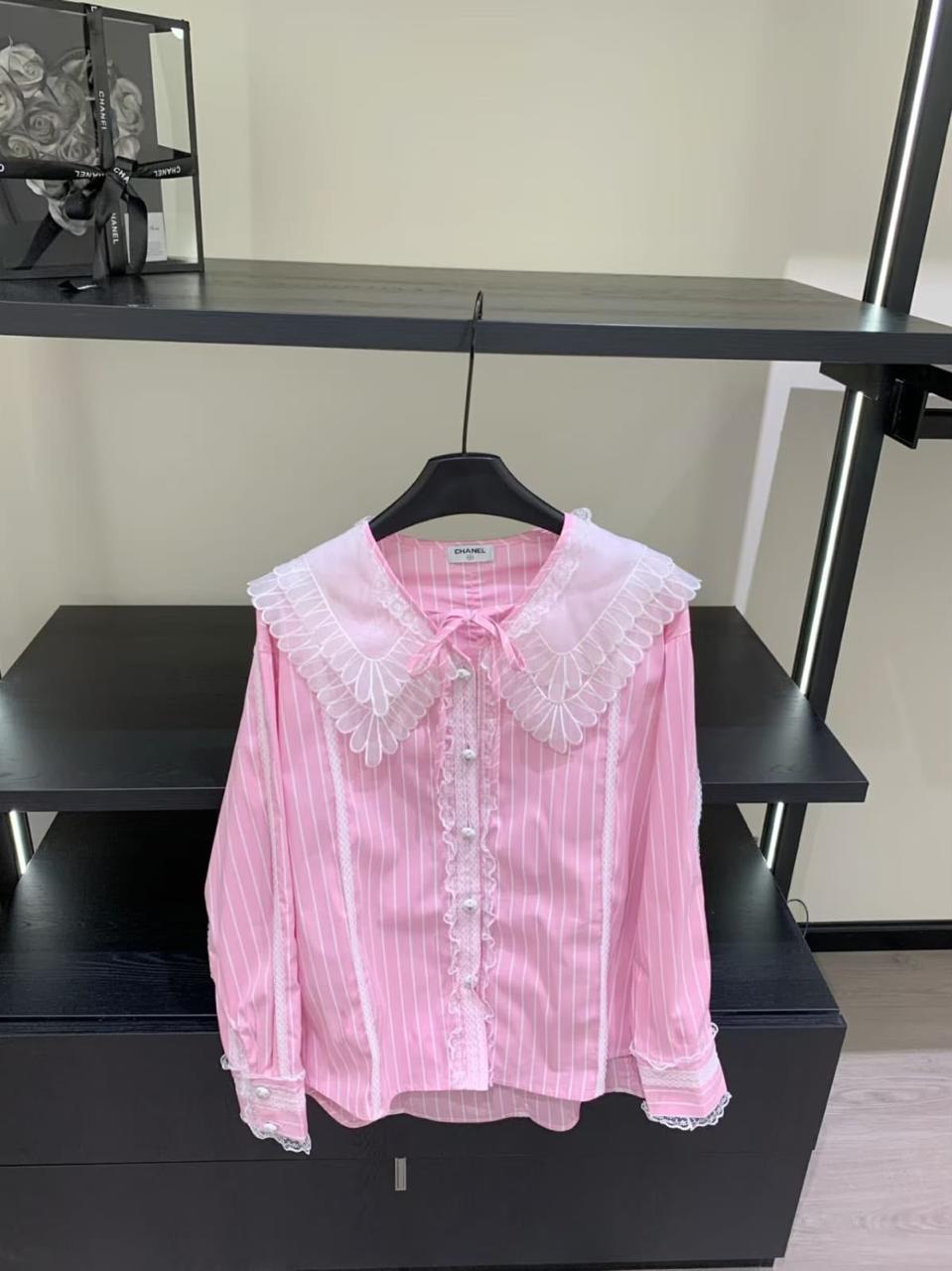 Ladies t-shirts & tops