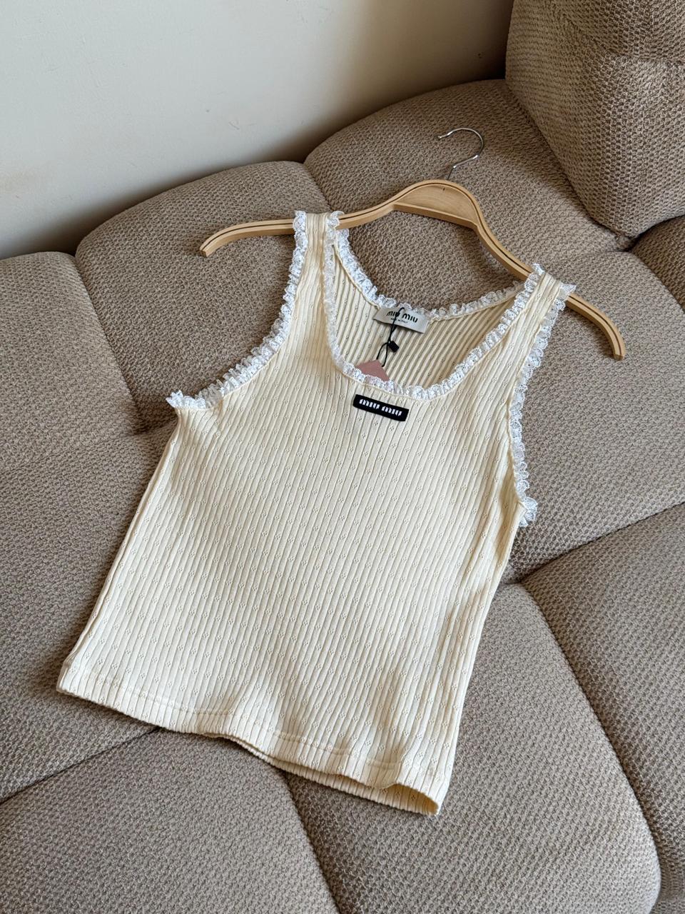 Ladies t-shirts & tops