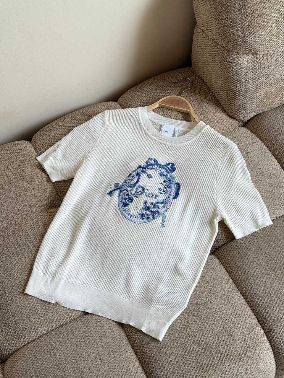 Ladies t-shirts & tops