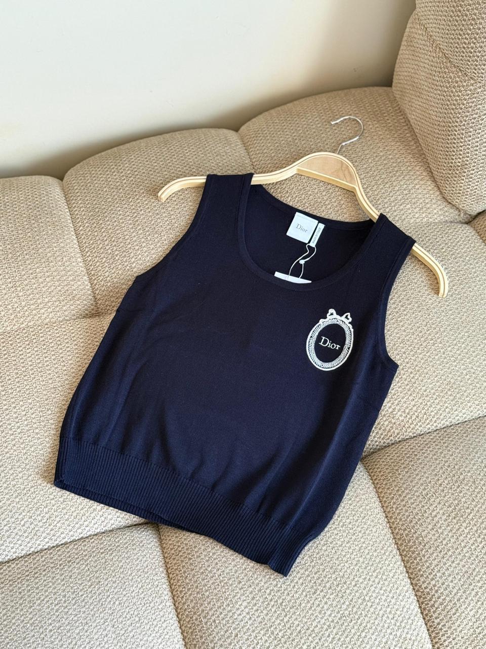 Ladies t-shirts & tops