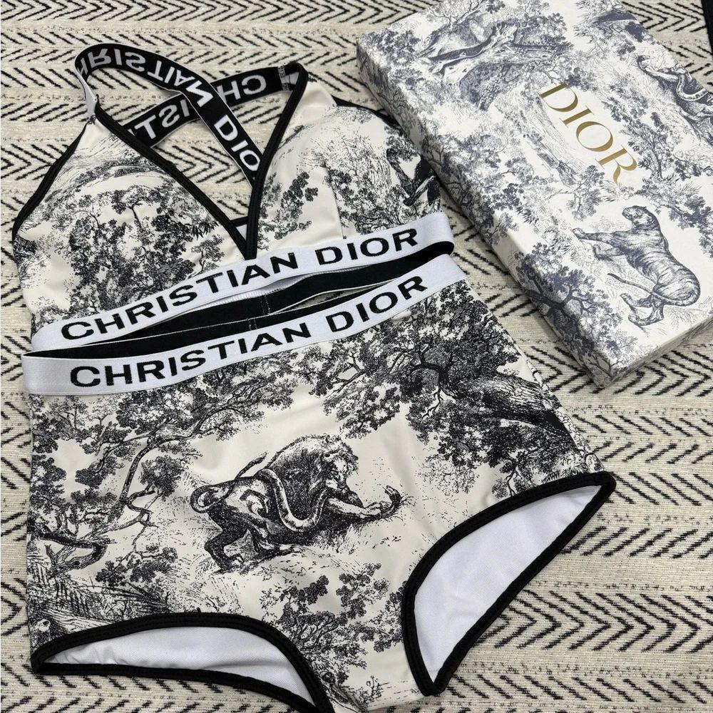 Ladies swimsuits & bikini