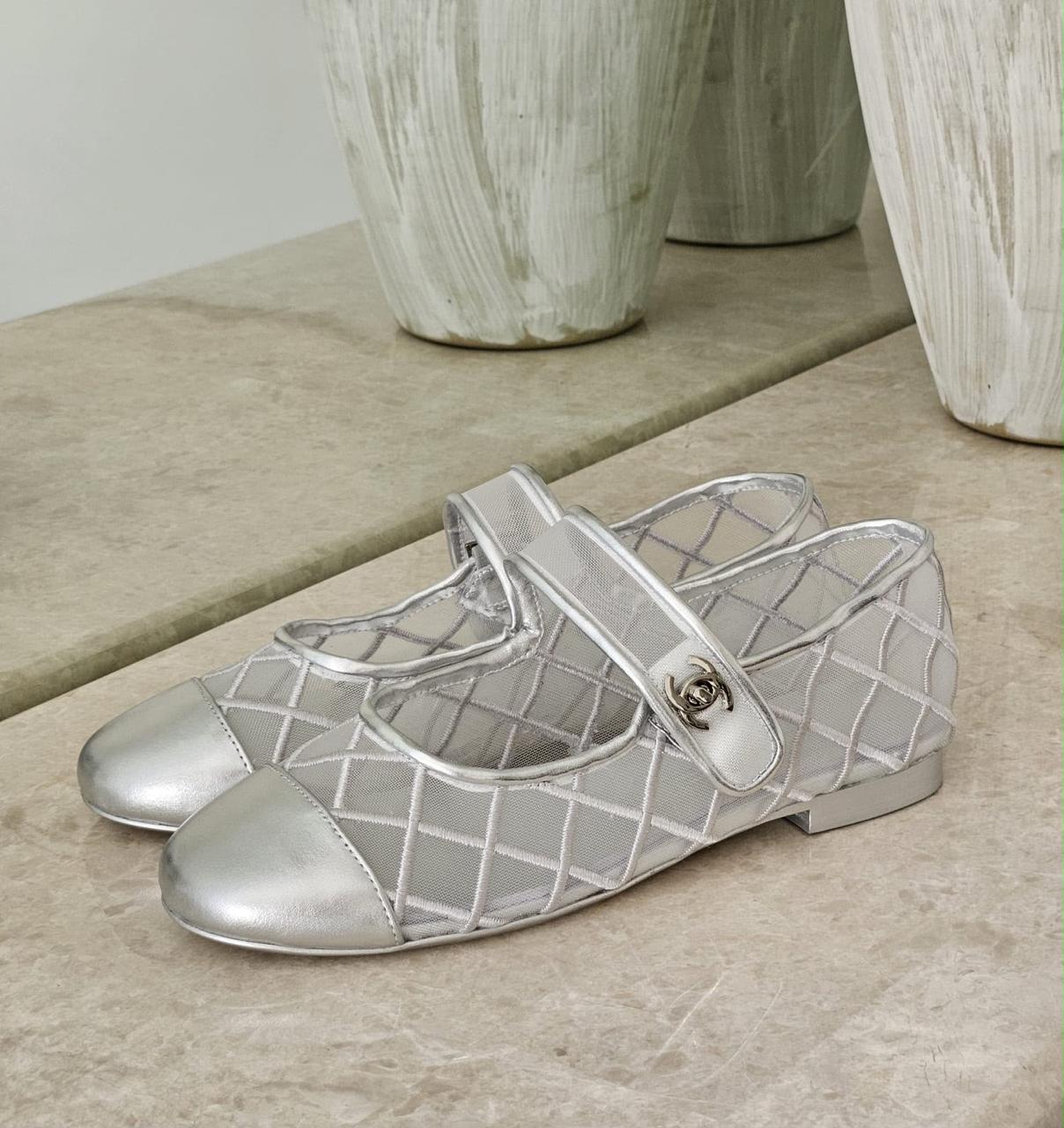 Ladies shoes