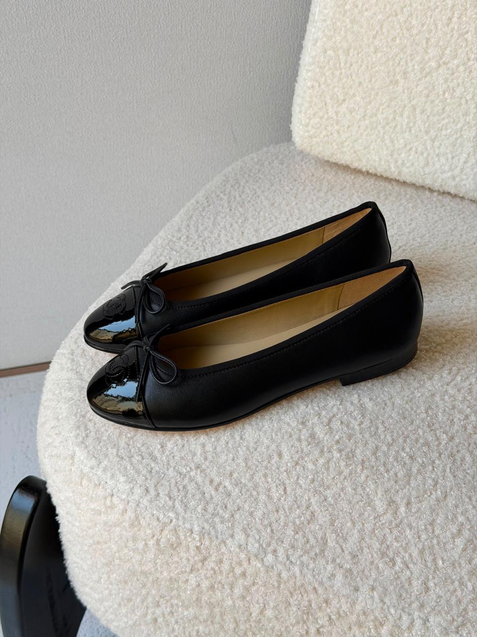 Ladies shoes