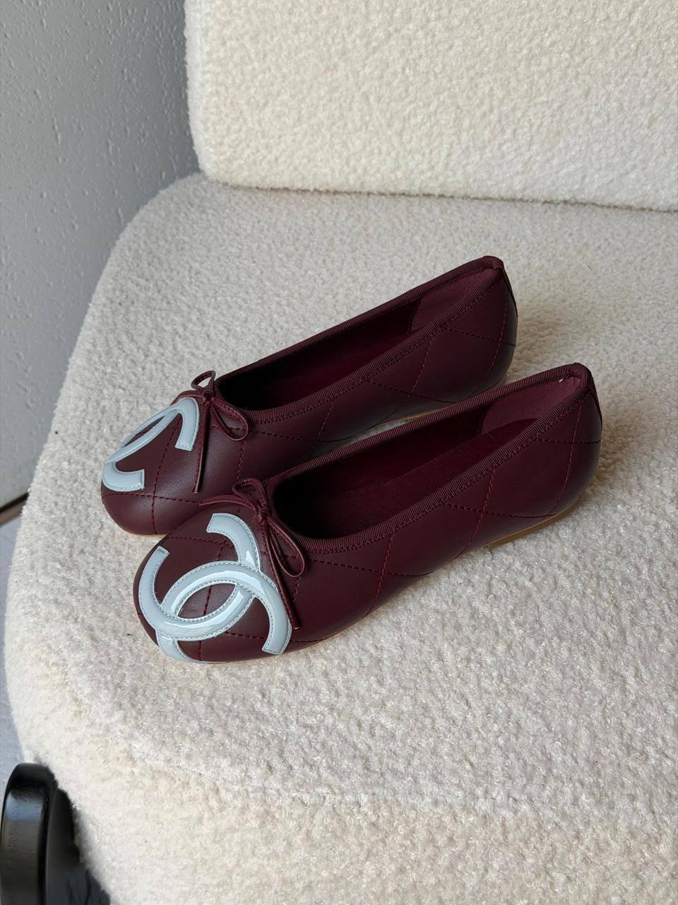 Ladies shoes