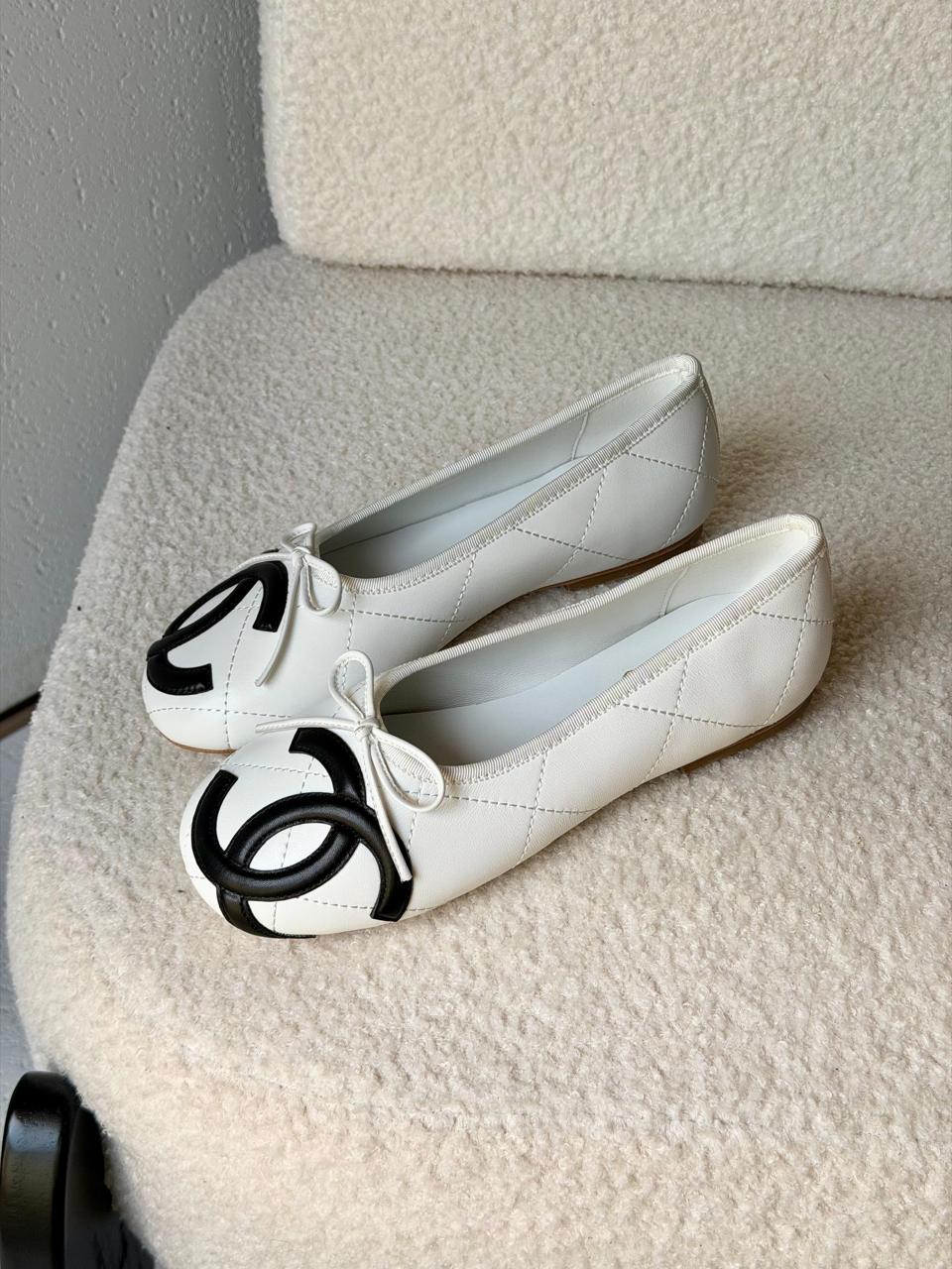 Ladies shoes