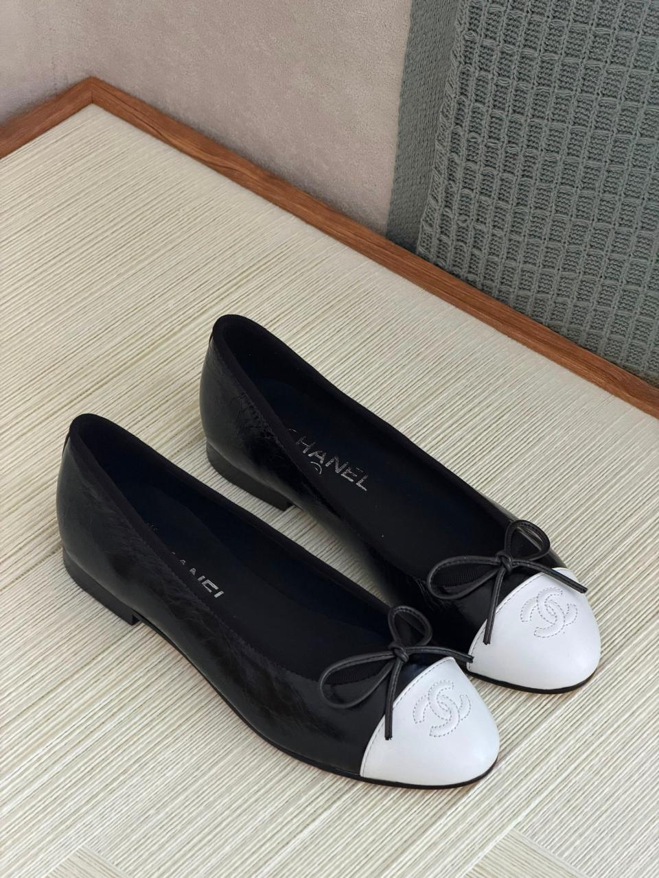 Ladies shoes