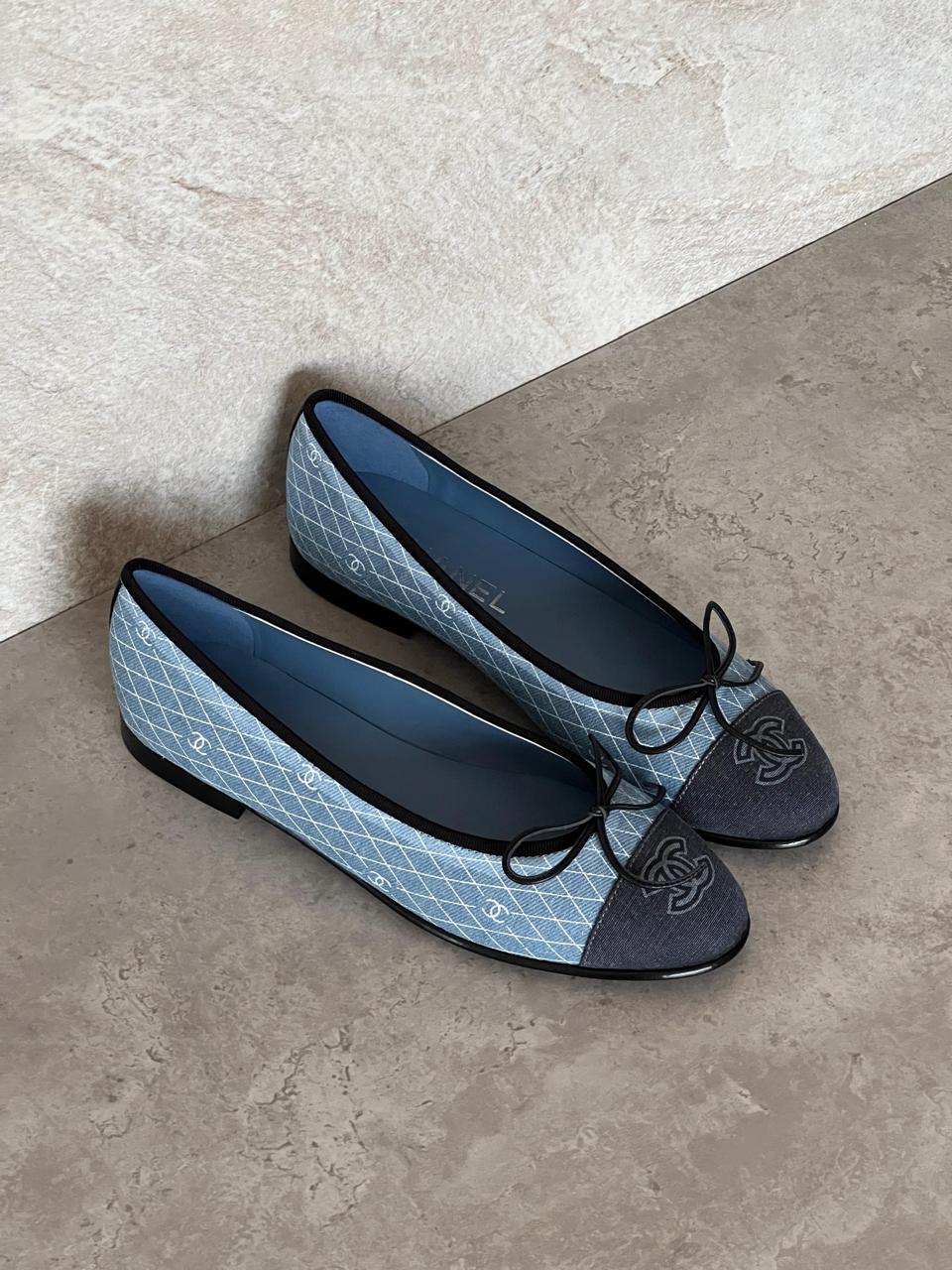Ladies shoes