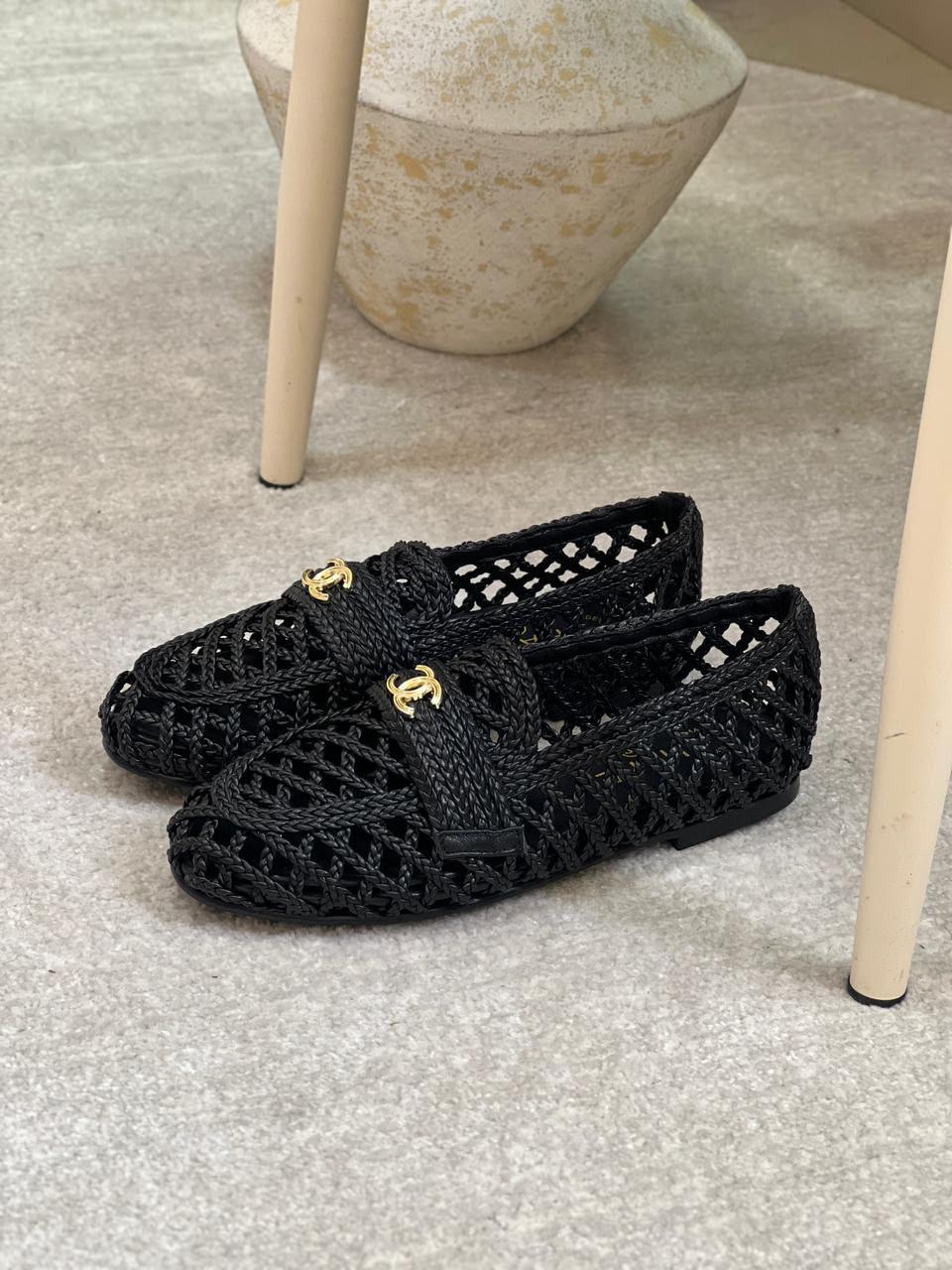 Ladies shoes