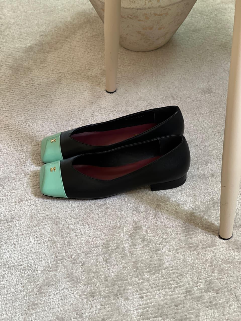 Ladies shoes