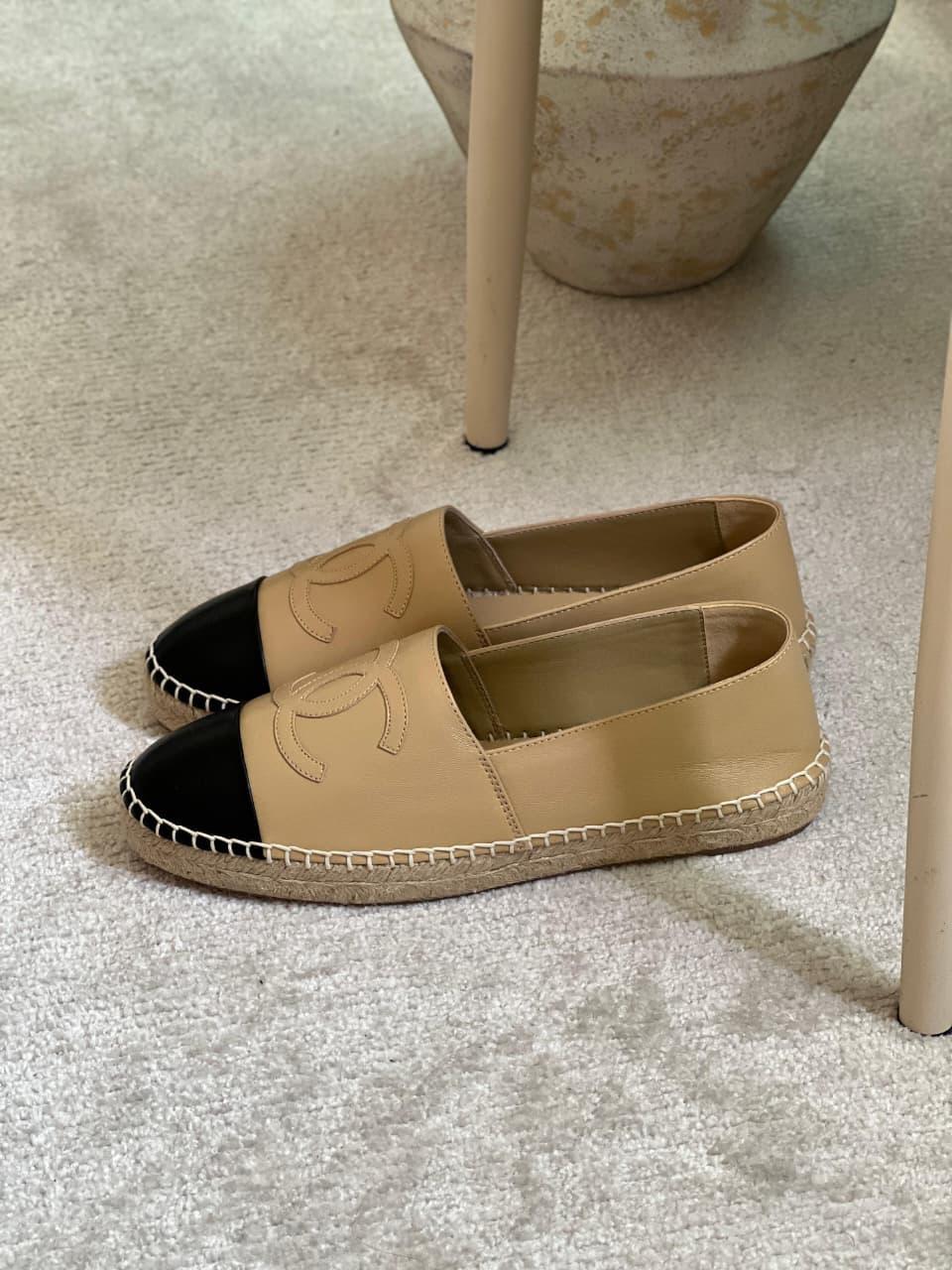 Ladies shoes