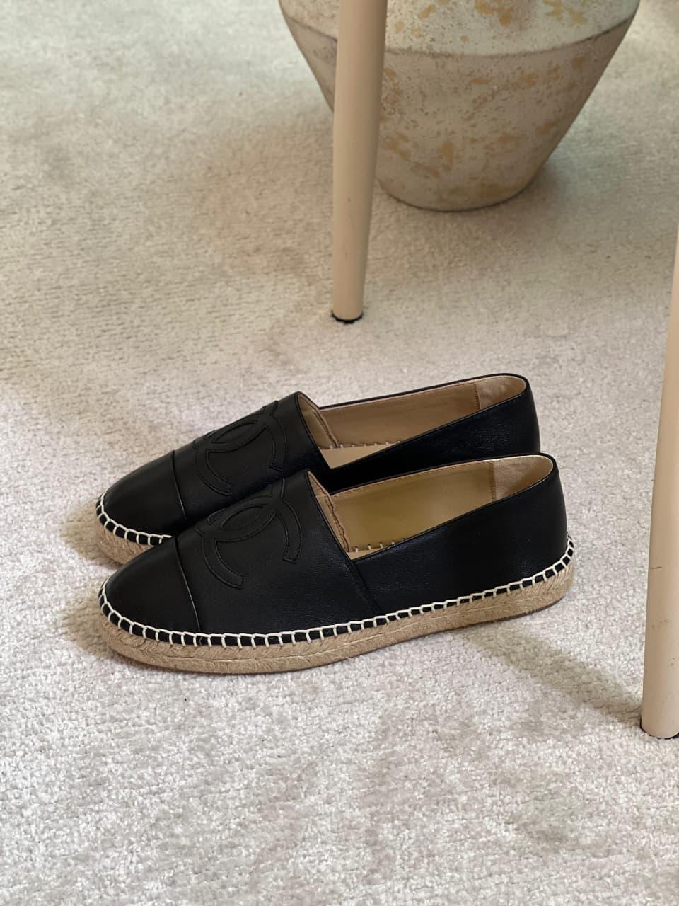 Ladies shoes