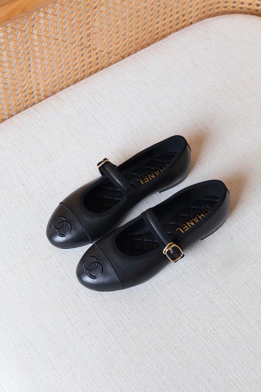 Ladies shoes