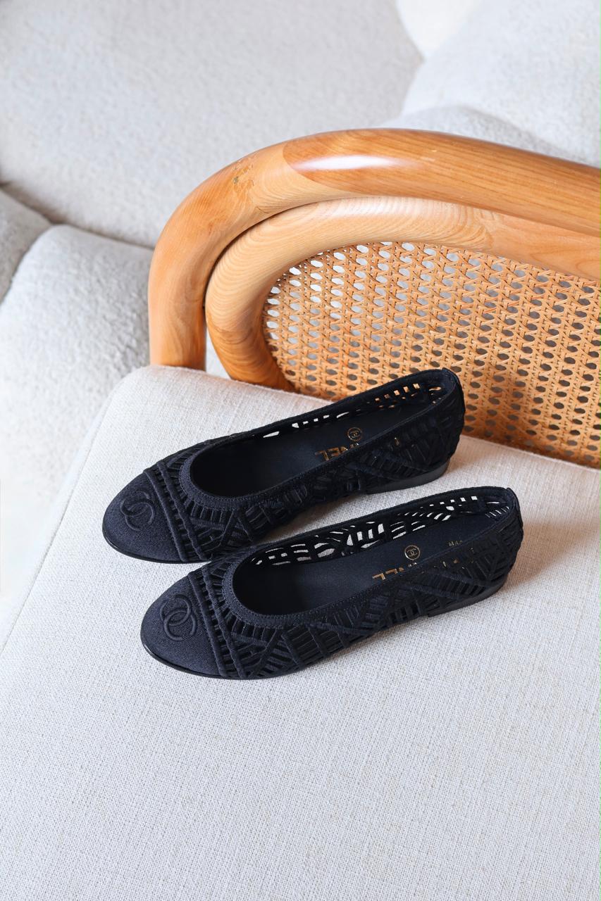 Ladies shoes