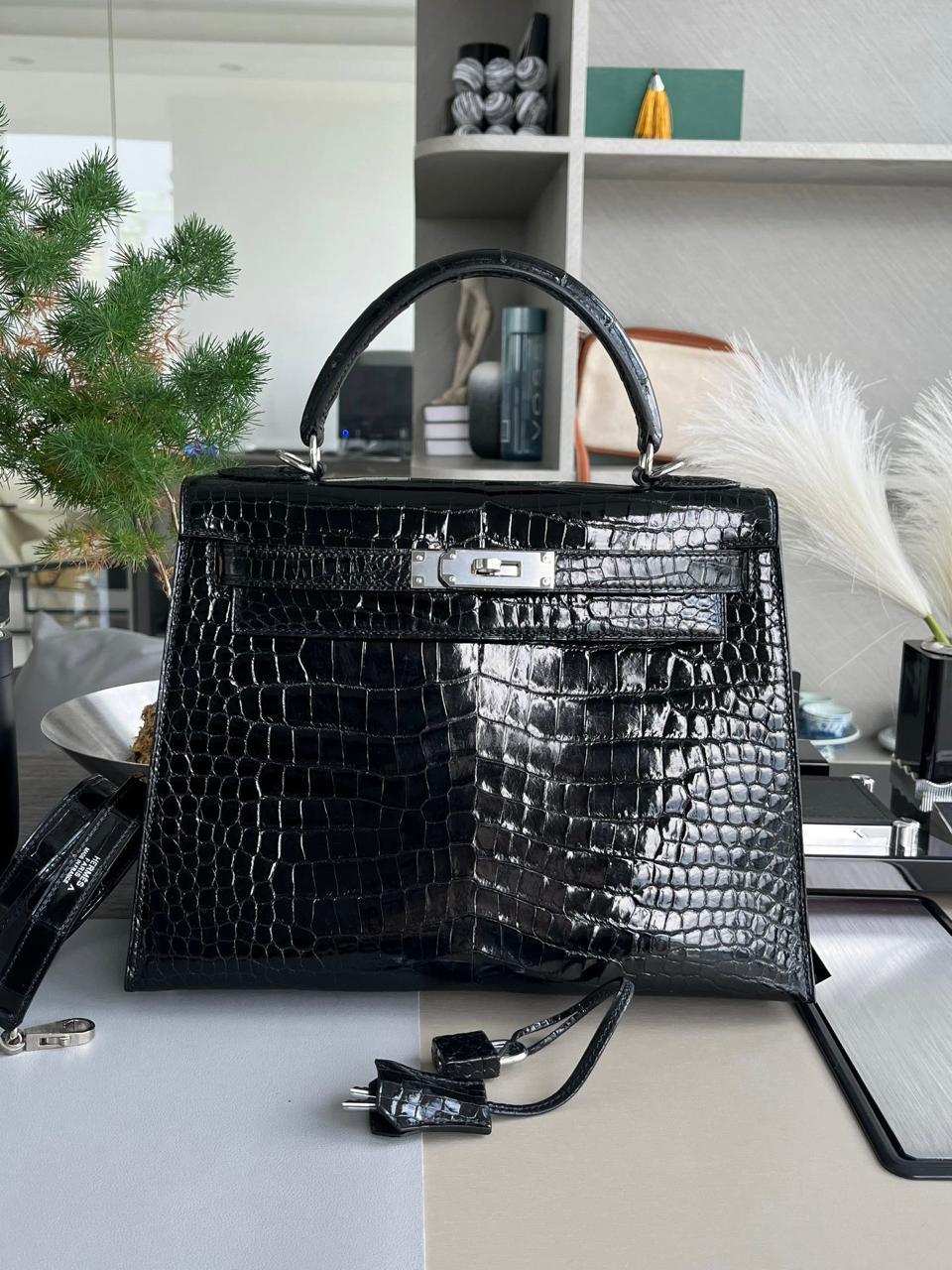 Ladies Herm**s bags
