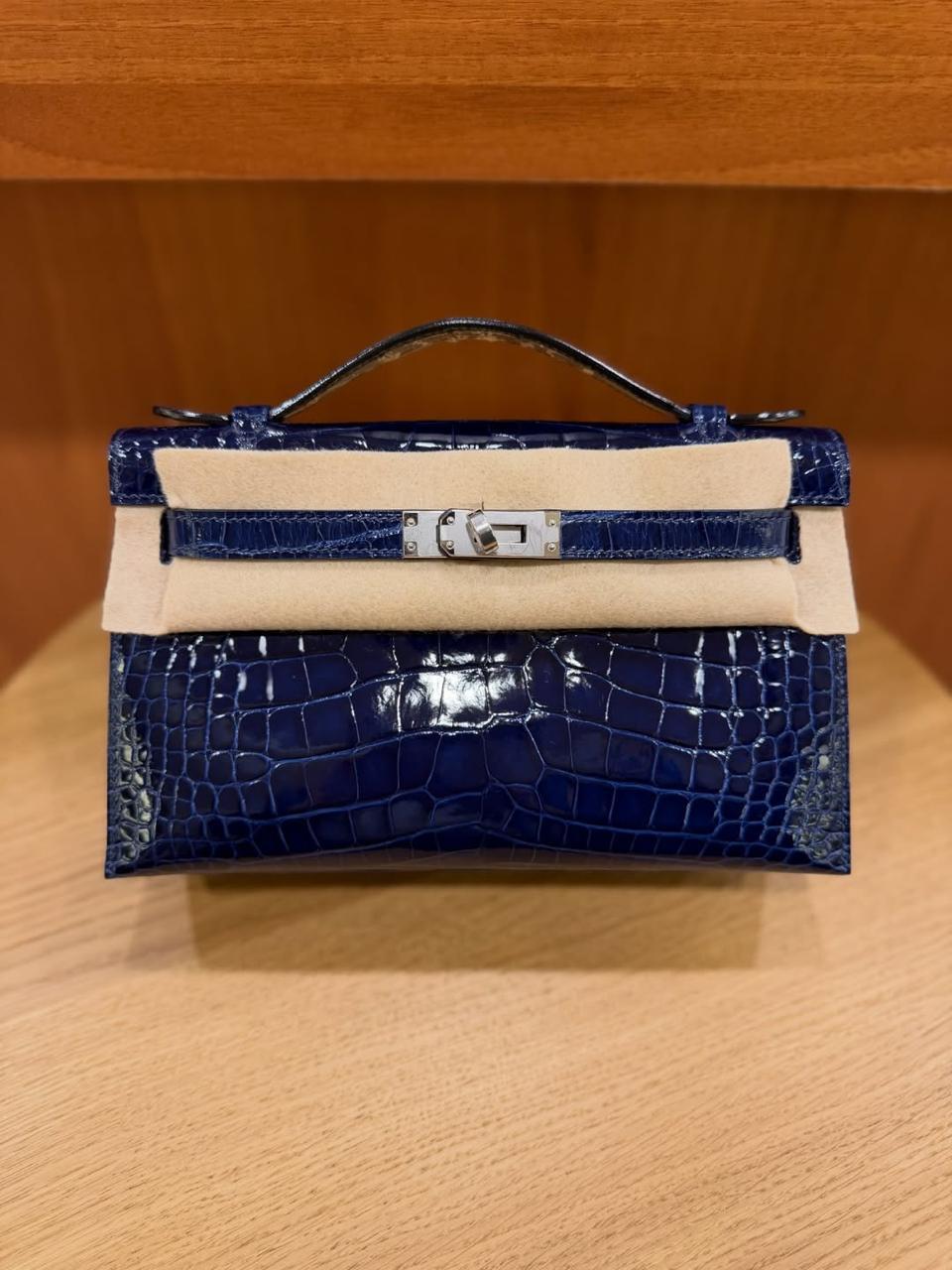 Ladies Herm**s bags