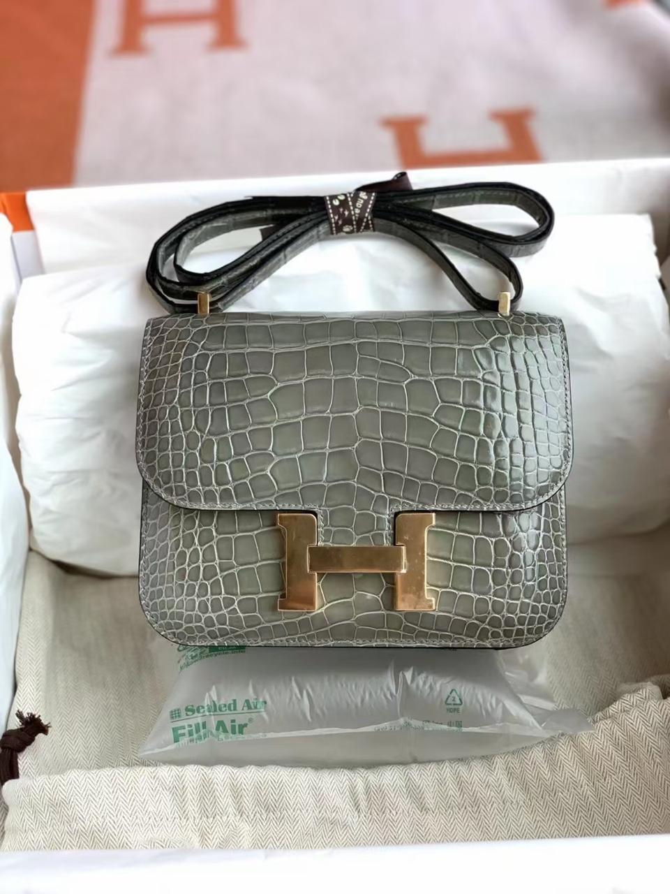 Ladies Herm**s bags