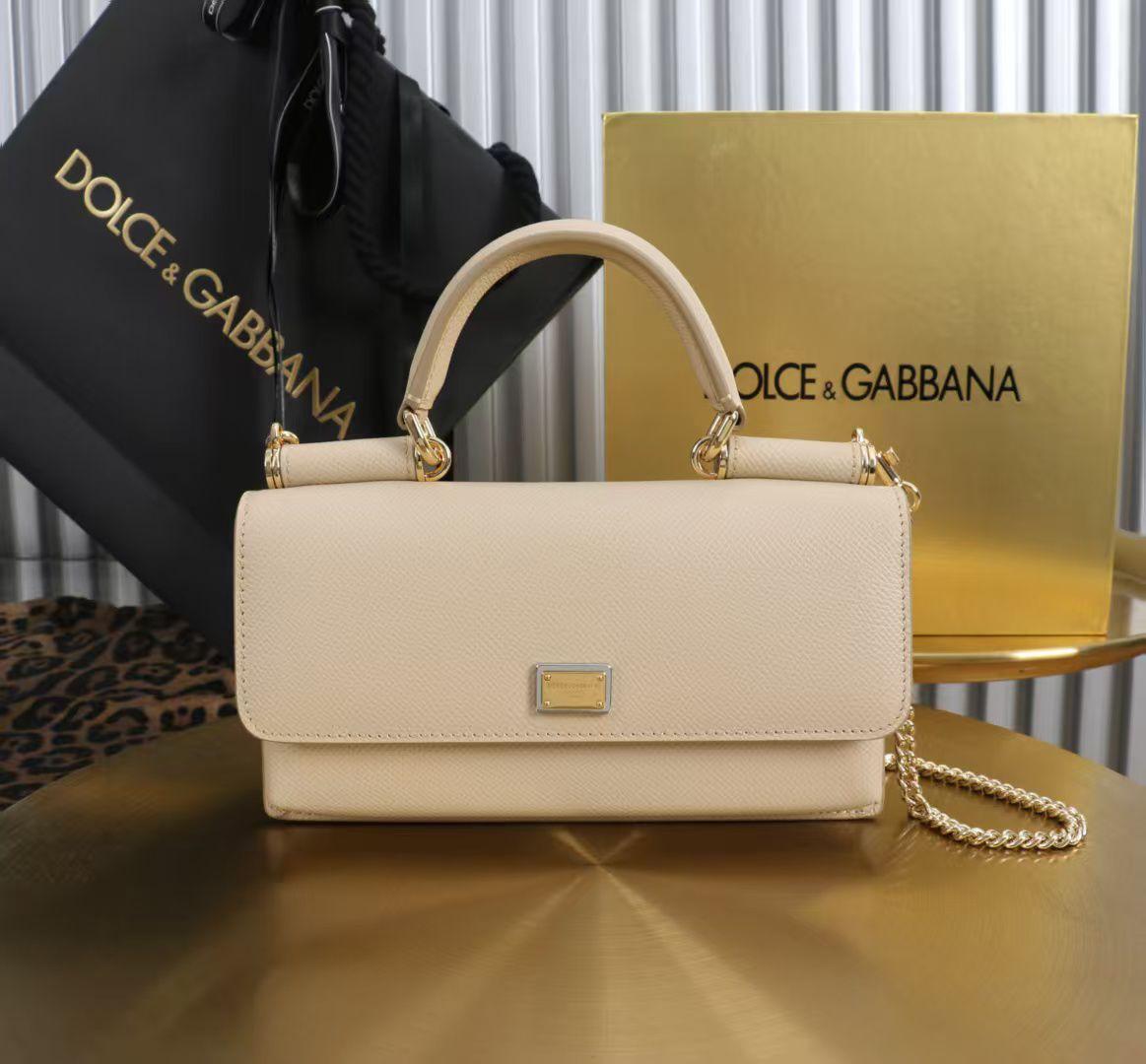 Ladies DDGD bags.