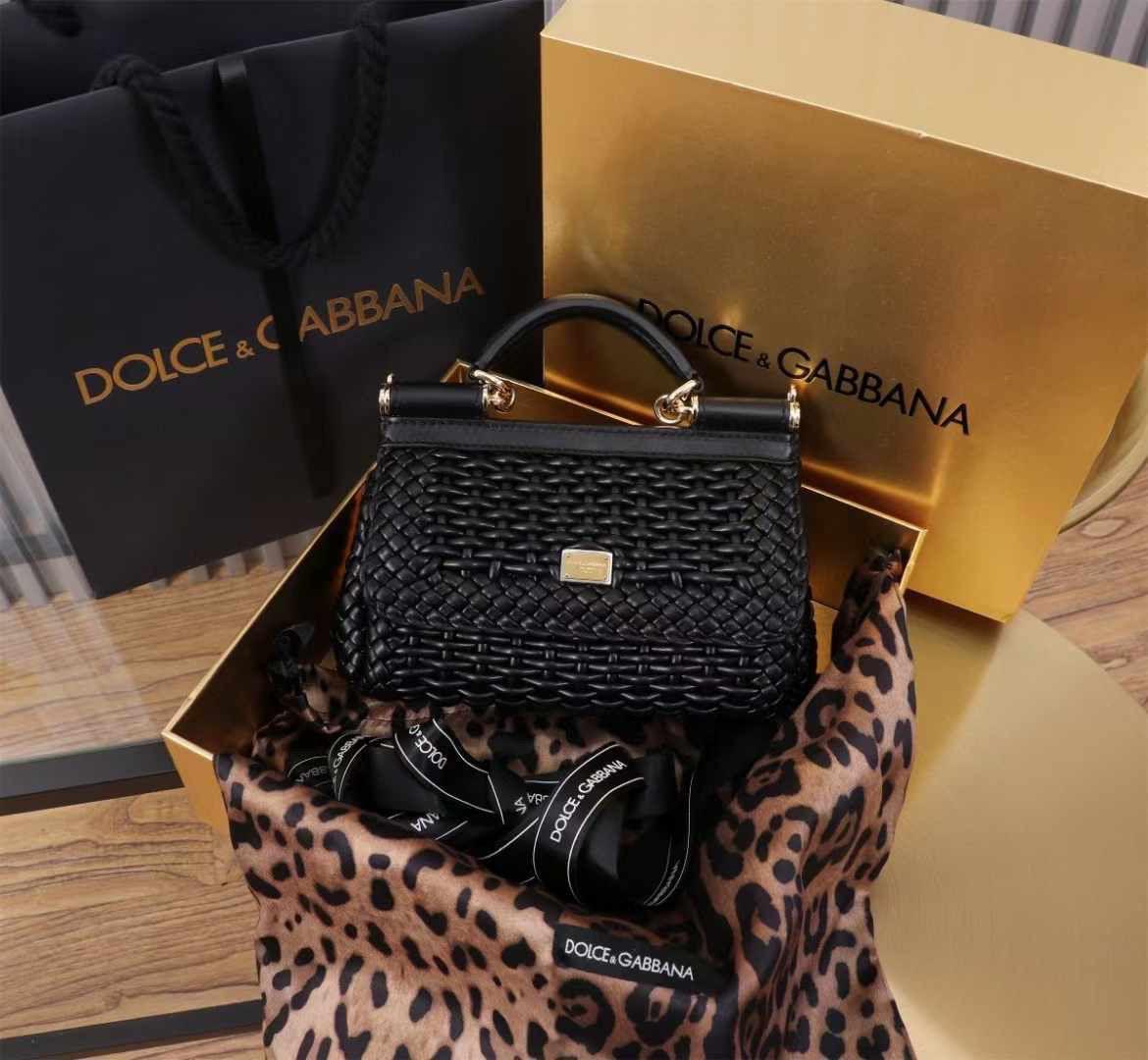 Ladies DDGD bags.
