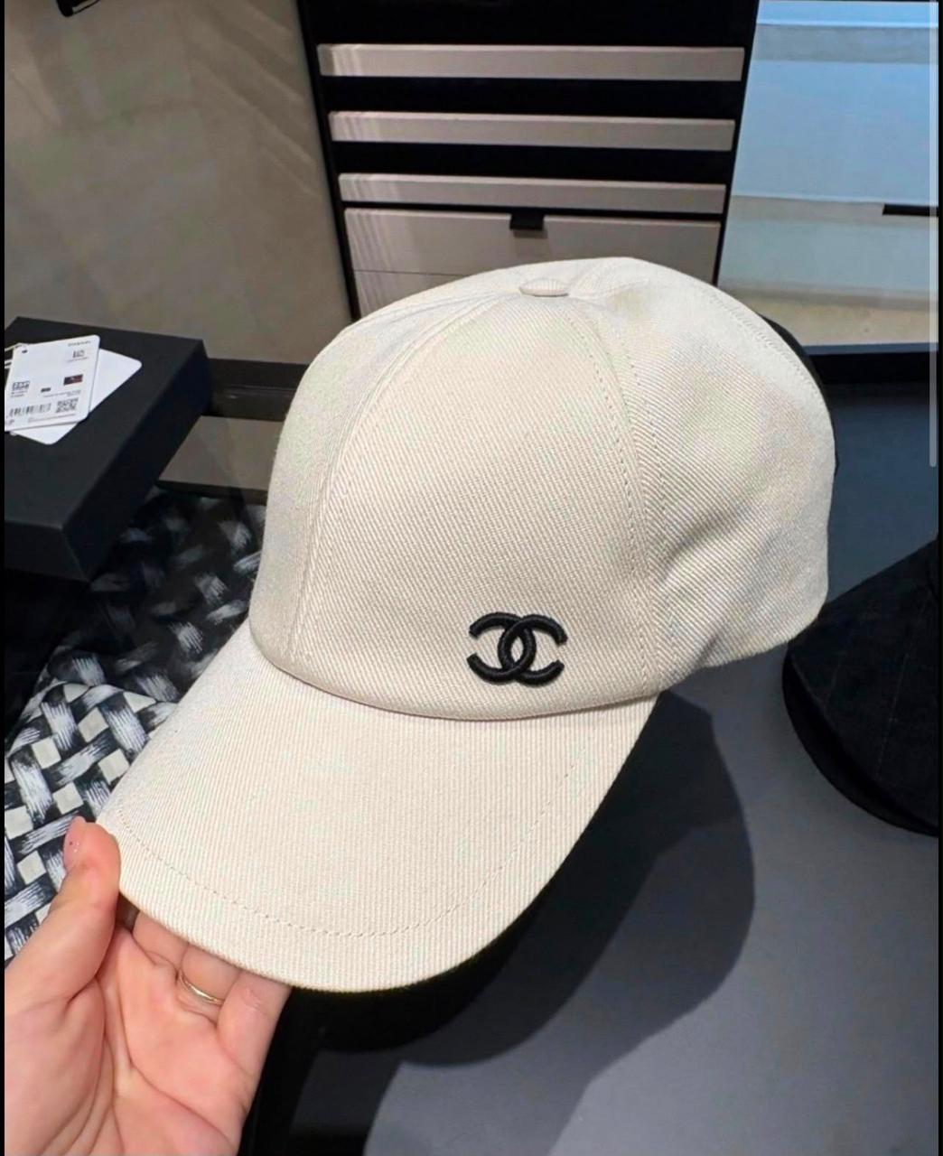 Ladies hats & caps