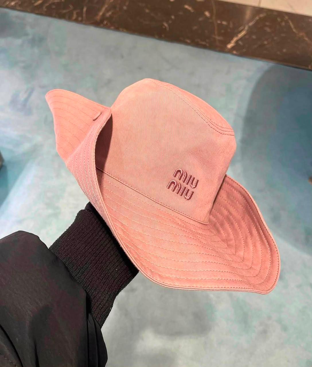Ladies hats & caps