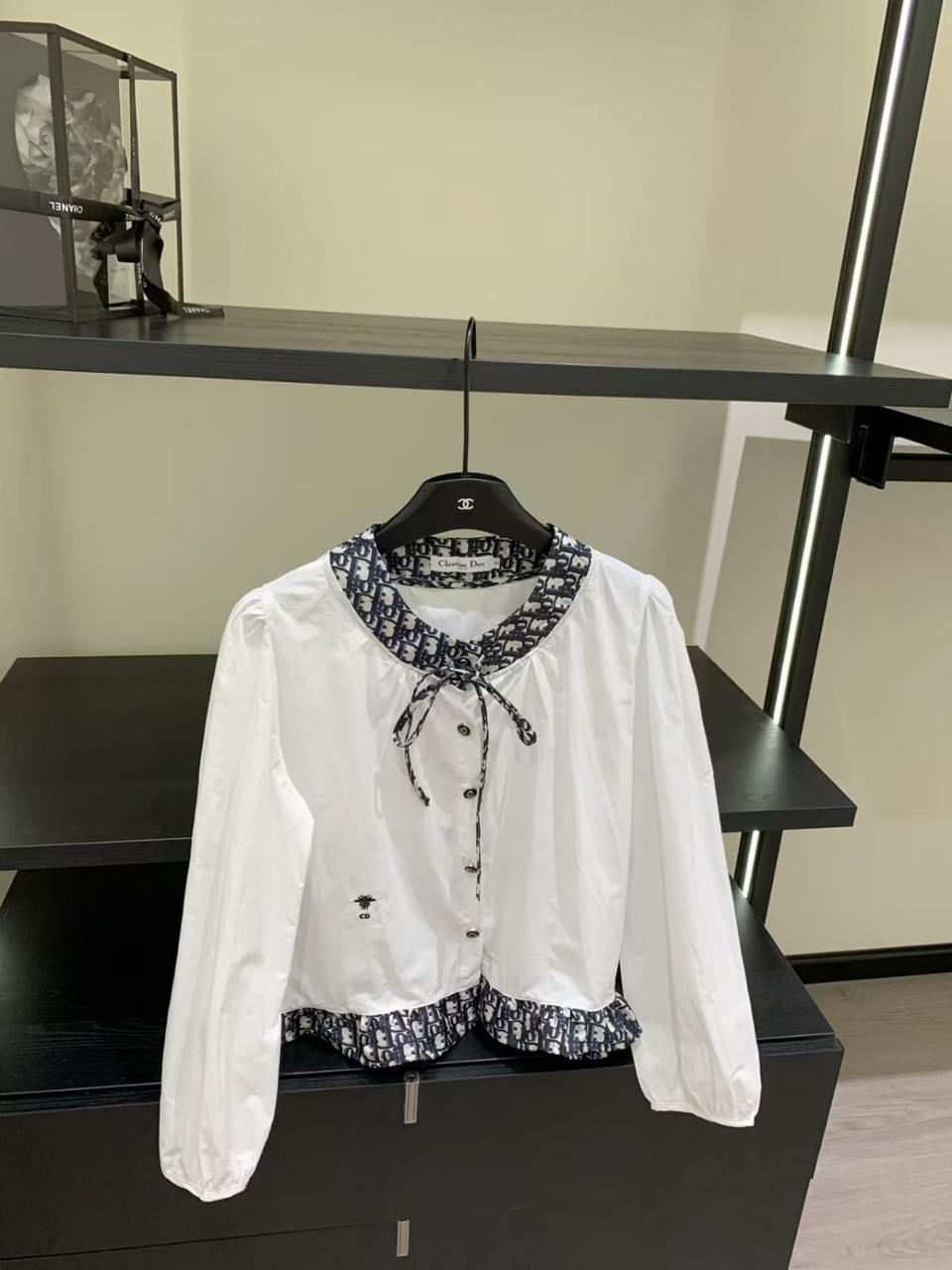 Ladies t-shirts and tops