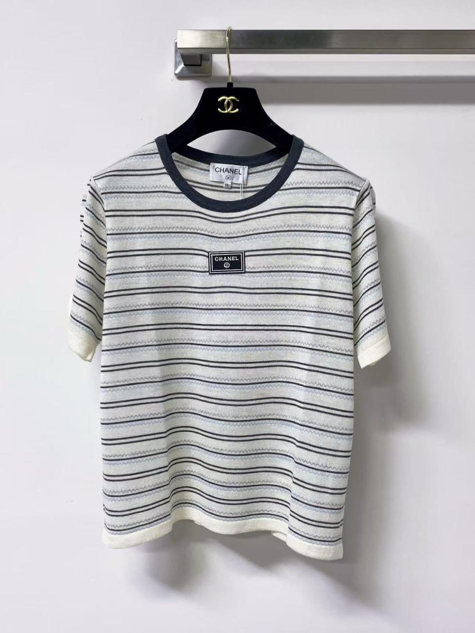 Ladies t-shirts and tops