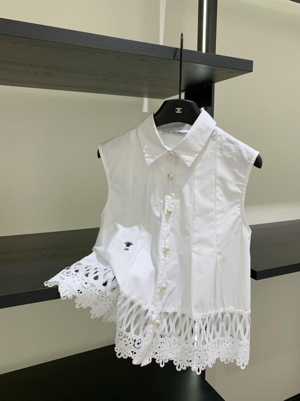 Ladies t-shirts and tops
