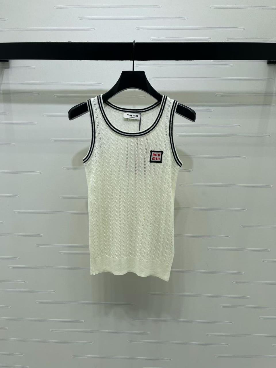 Ladies t-shirts and tops