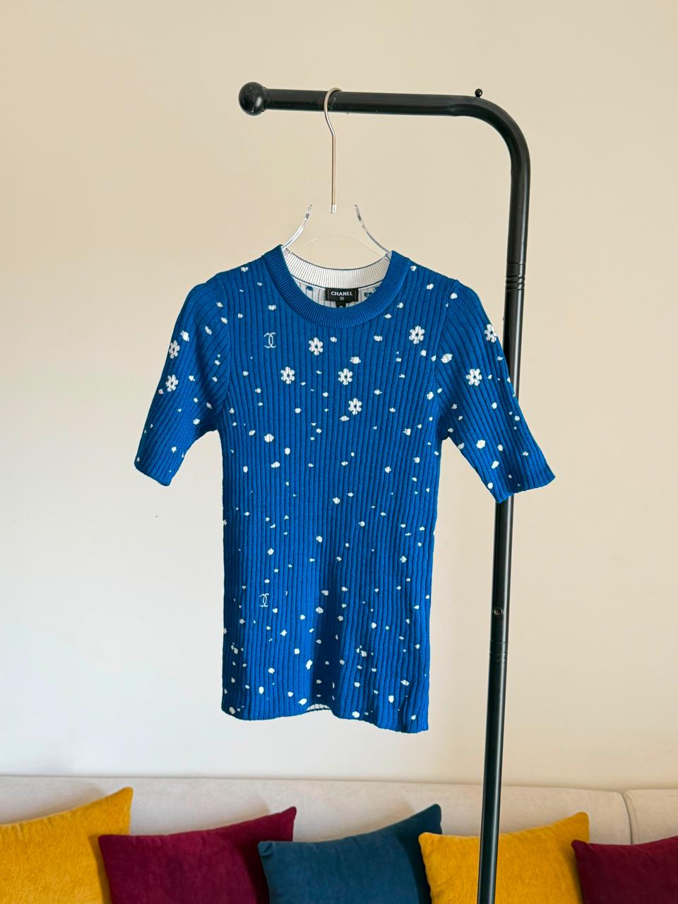 Ladies t-shirts and tops