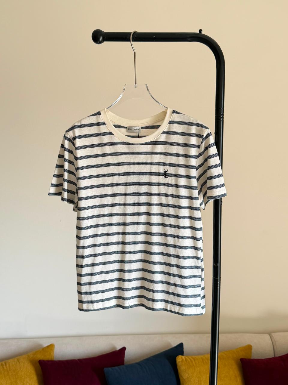 Ladies t-shirts and tops