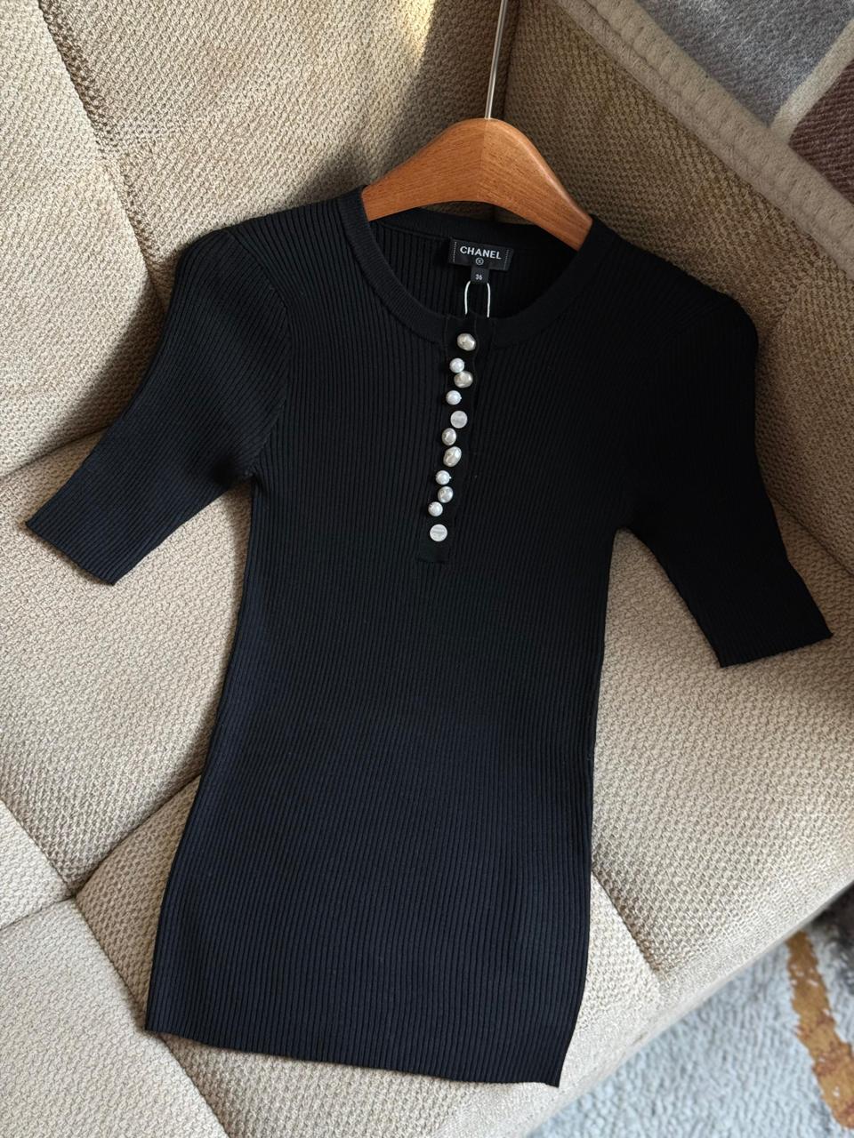 Ladies t-shirts and tops