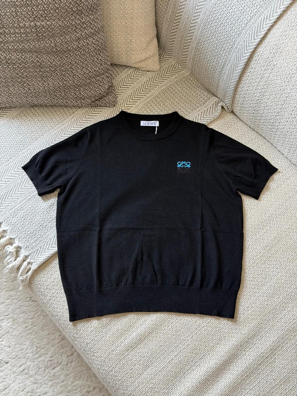 Ladies t-shirts and tops
