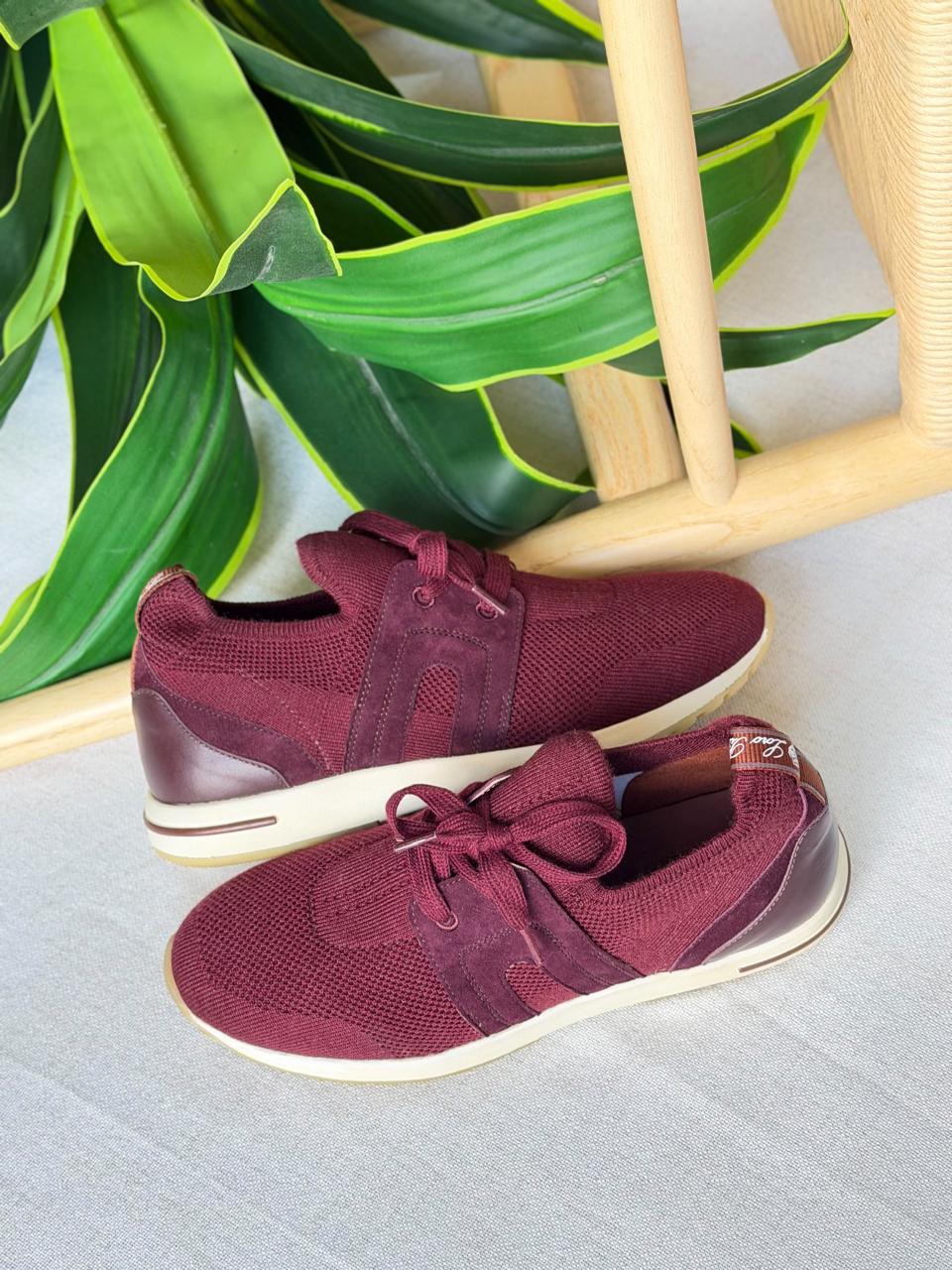 Ladies sneakers