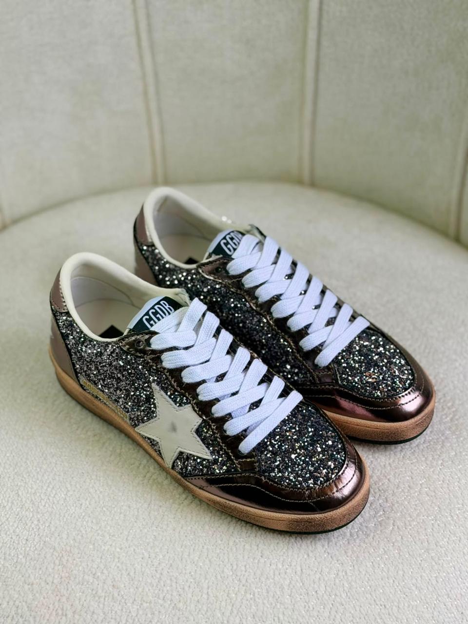 Ladies sneakers