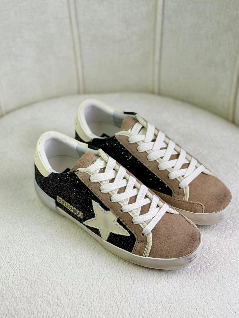 Ladies sneakers