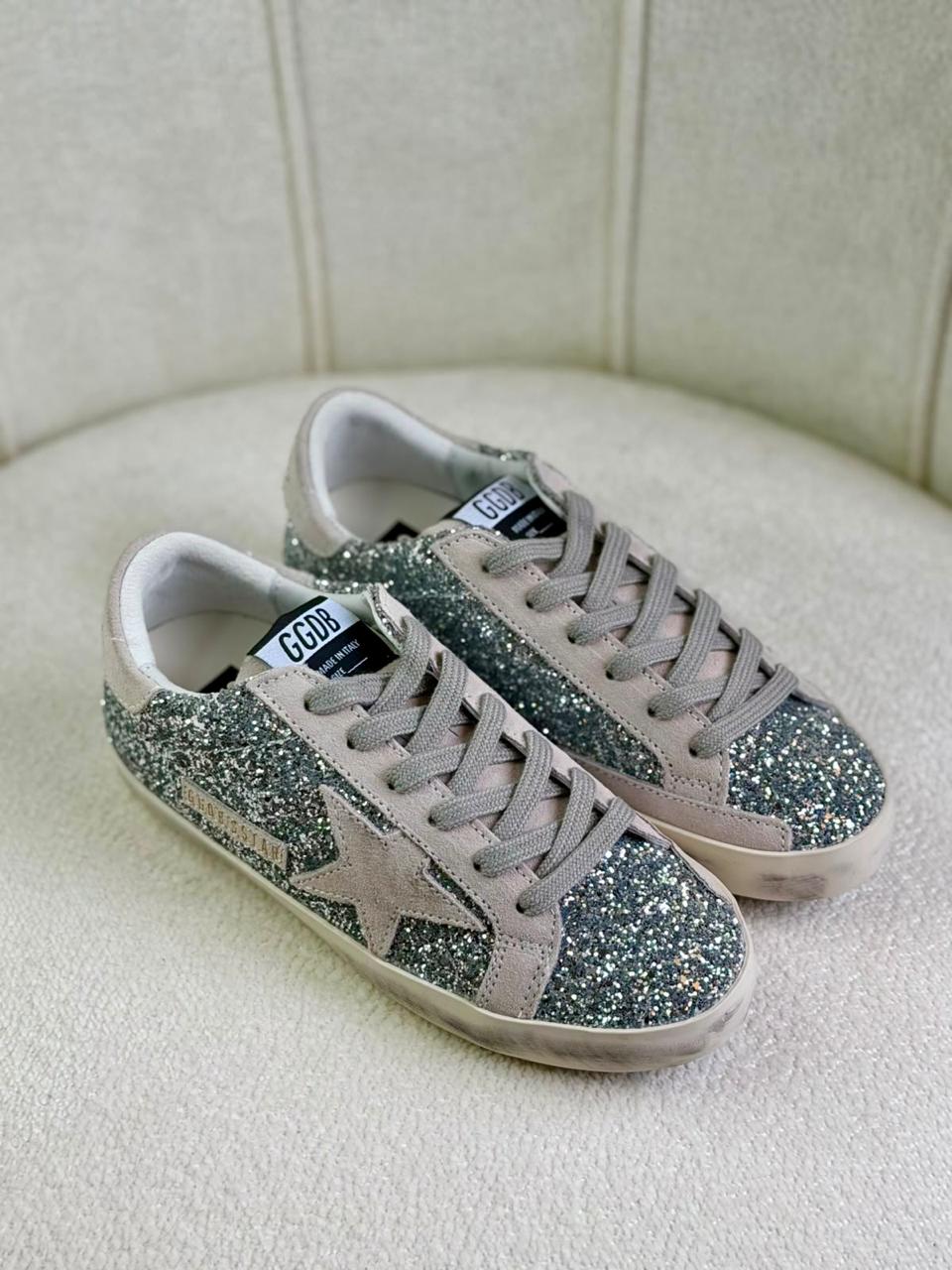 Ladies sneakers
