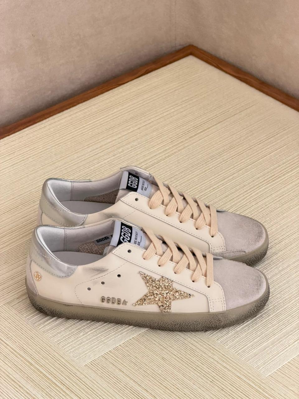 Ladies sneakers
