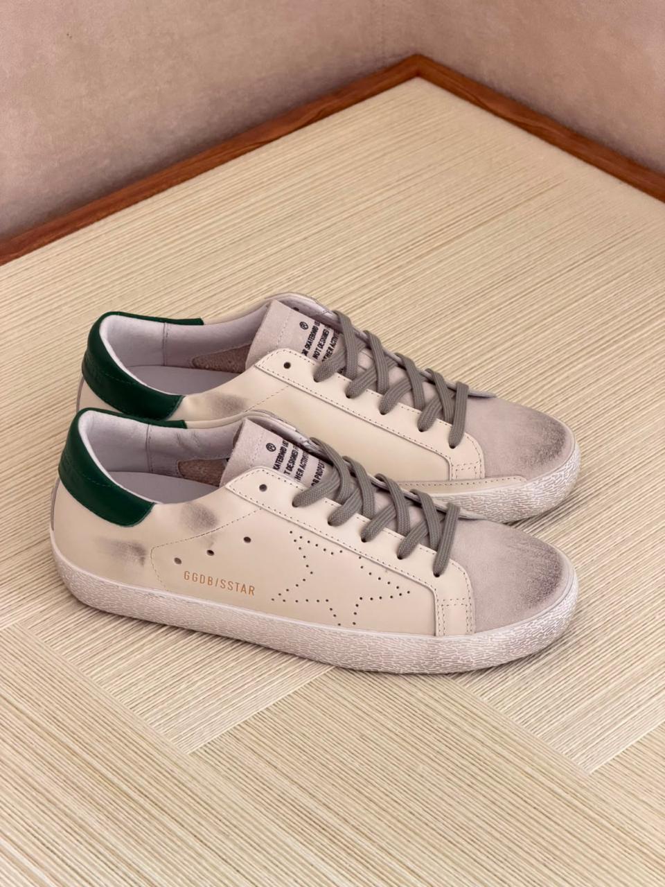 Ladies sneakers