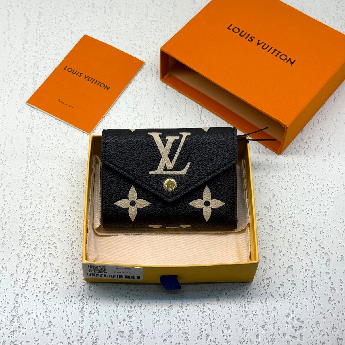 Wallets & card holders