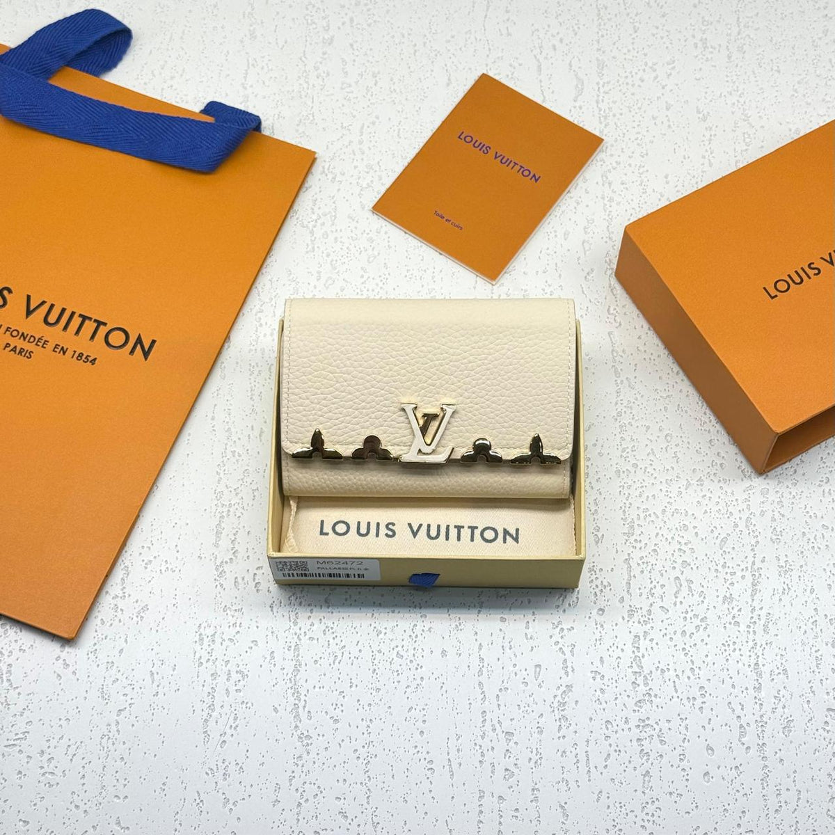 Wallets & card holders