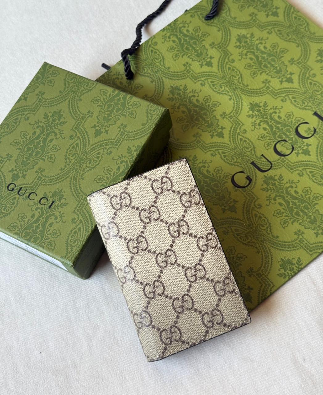 Wallets & card holders
