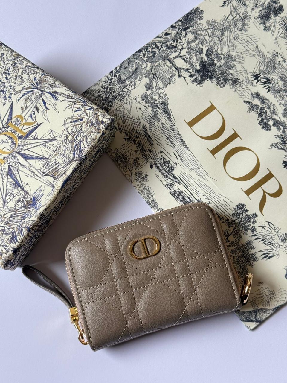 Wallets & card holders