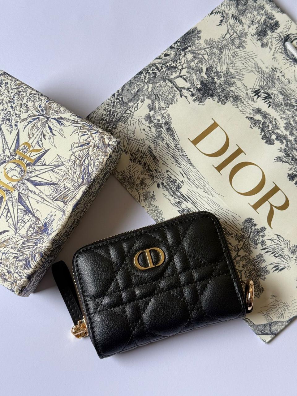 Wallets & card holders