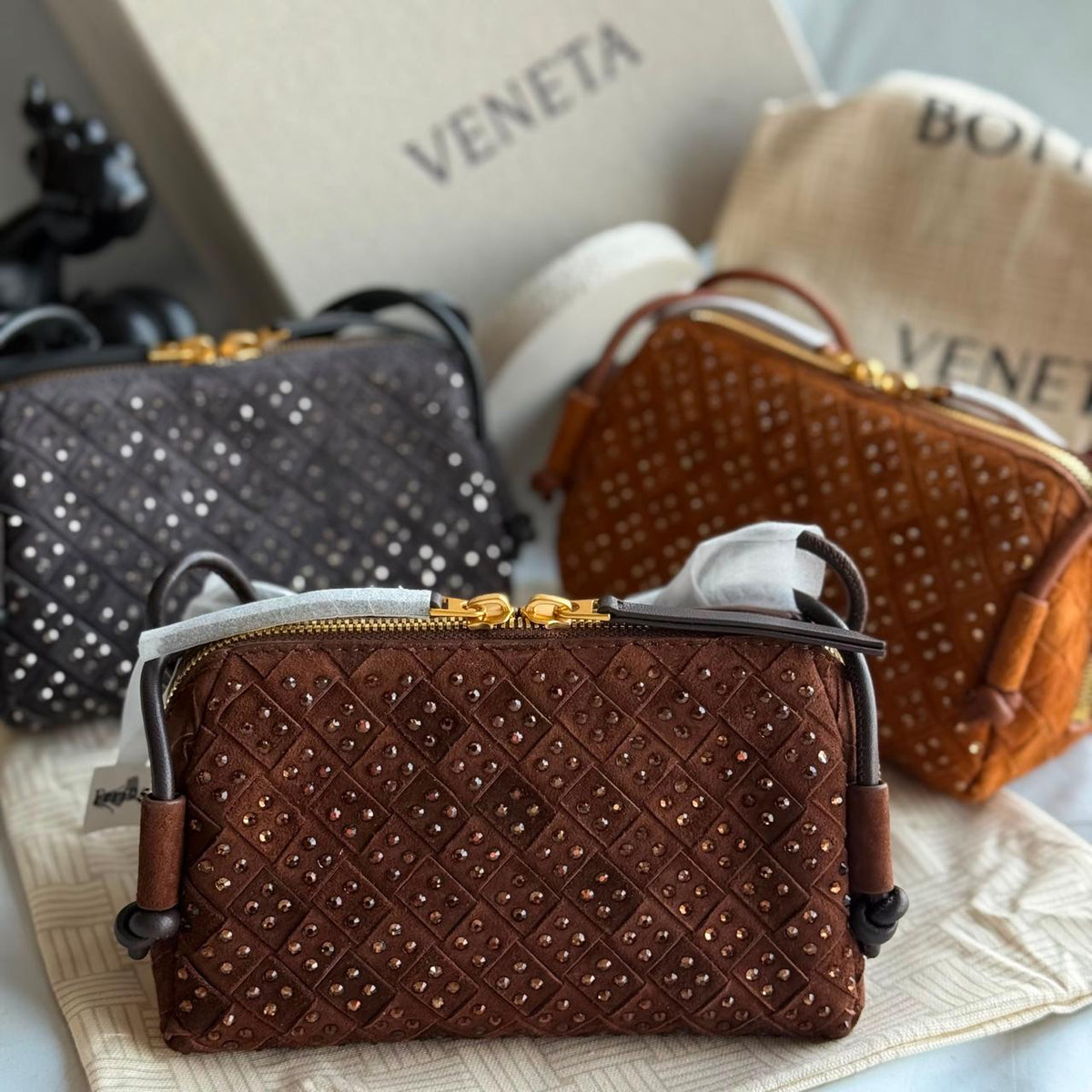 Ladies bo**ega bags