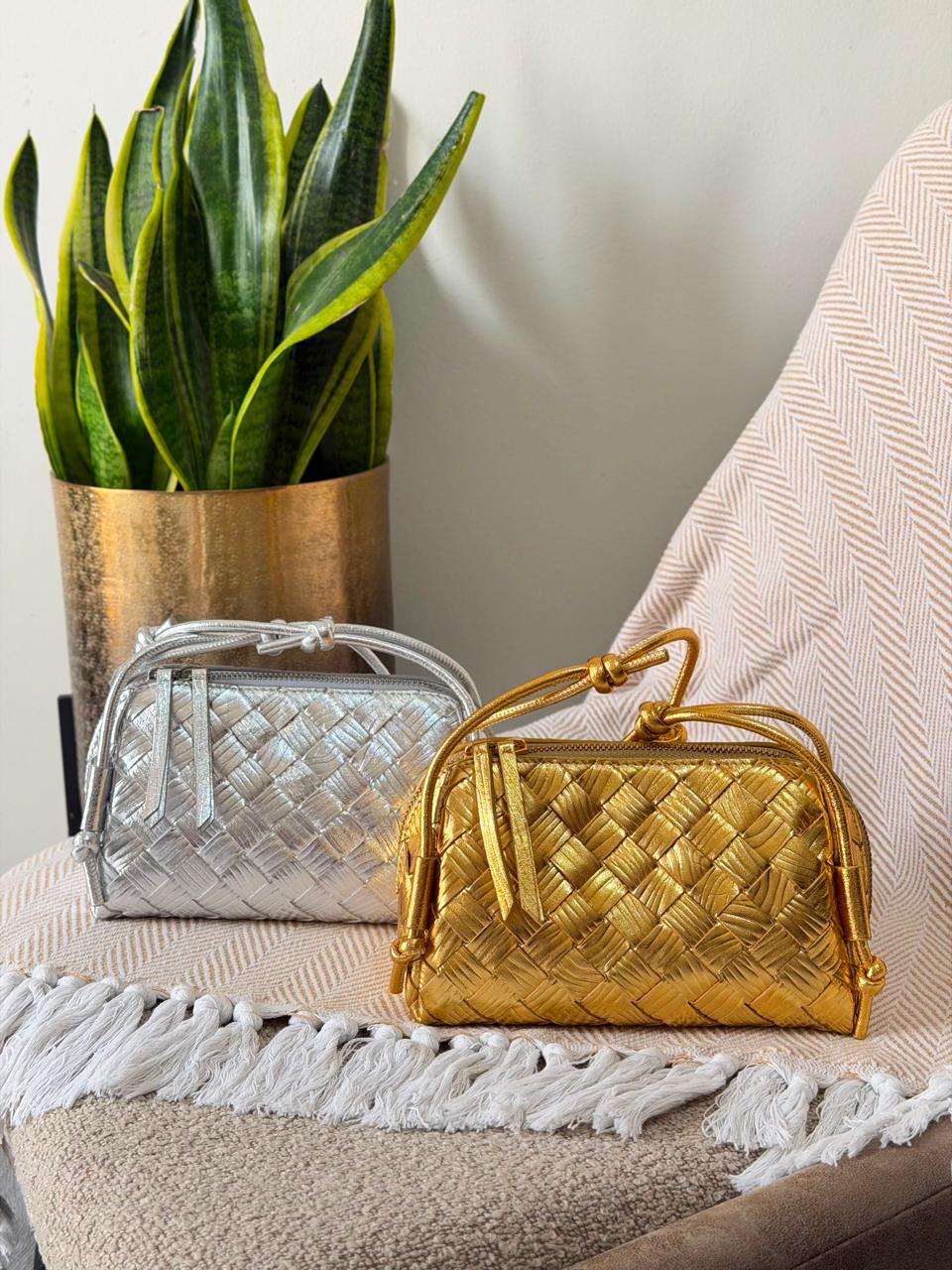 Ladies bo**ega bags