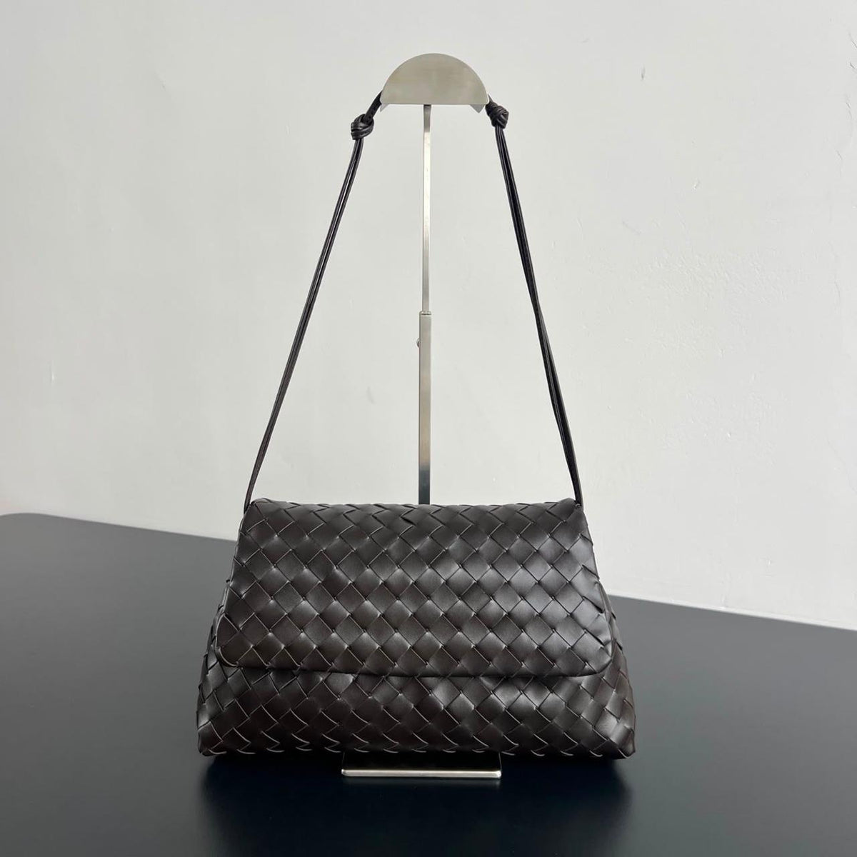 Ladies bo**ega bags